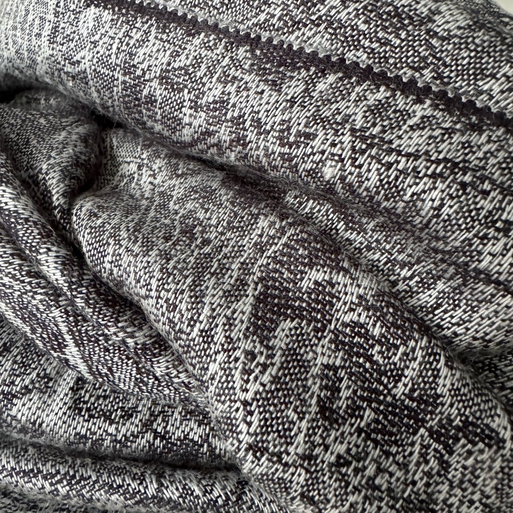 🌷Black, White, Grey, Silver Pashmina-Like Scarf Wrap w/ Fringe - Picture 3 of 8